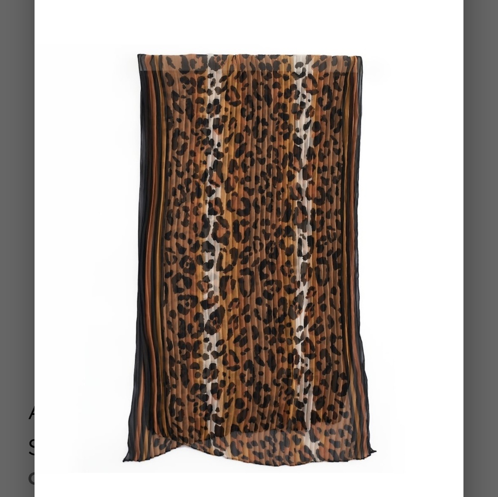 Pleated Leopard-Printed Wrap-Scarf